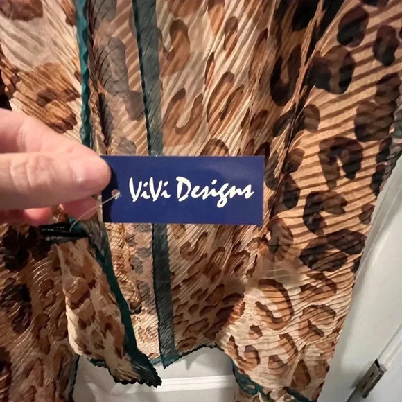 ViVi Designs Animal Print Overlay - OD - Picture 4 of 6